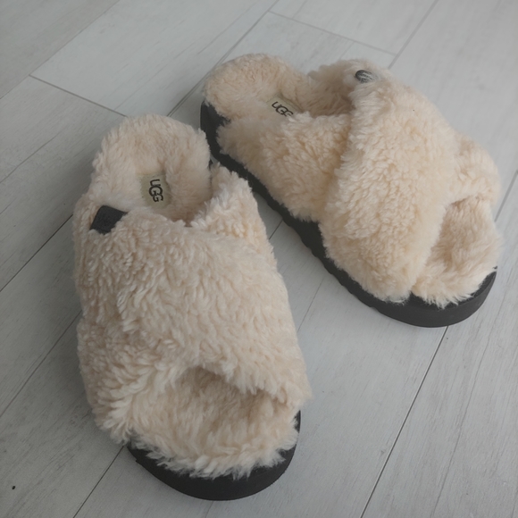 UGG NEW Fuzz Sugar Cross Slide Sandals Natural - Picture 7 of 14